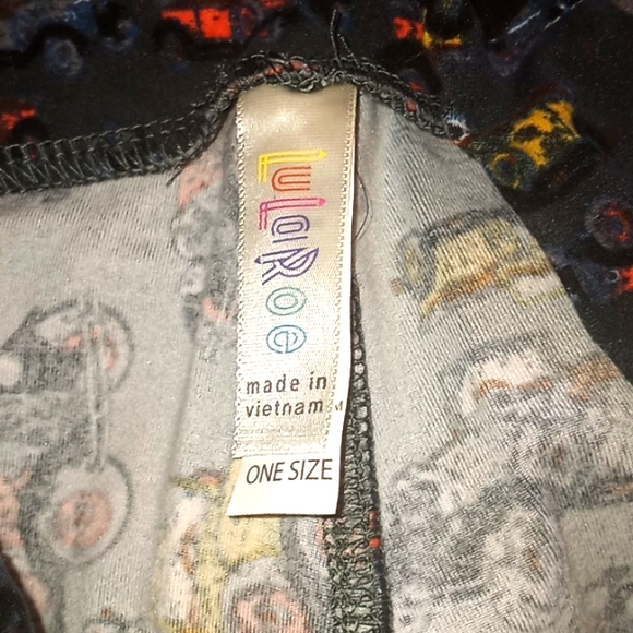 LulaRoe Truck 🛻 Printed Leggings-#1539 - Picture 5 of 10